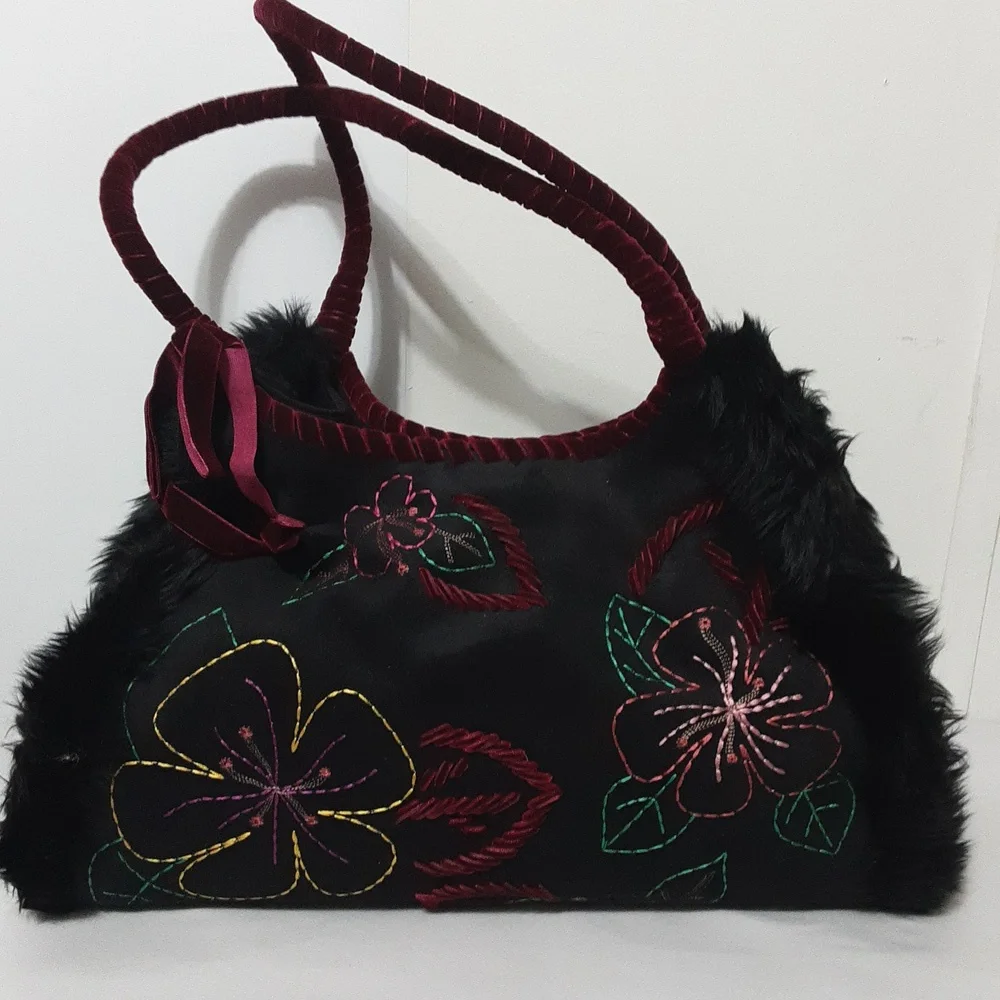 ANTONIO‎ I MELANI Black Faux Fur Multicolored Embroidered Detail Tote